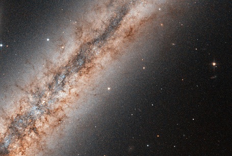 Udsnit af galaksen NGC891's ækvatorial-plan