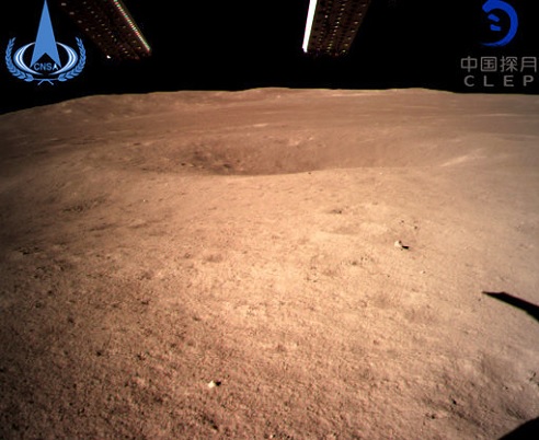 Billefde af krater på Månens bagside, far den kinsesiske Chang'e4 rover