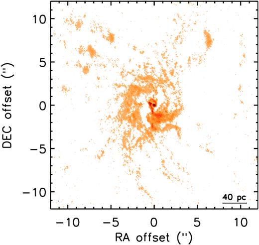 Området omkring det lille centrale sorte hul i dværggalaksen NGC404